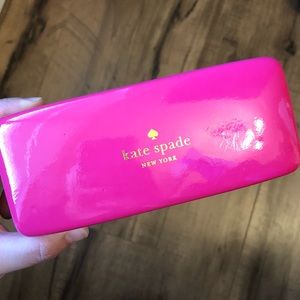 ⬇️ Kate Spade eye glasses hard case